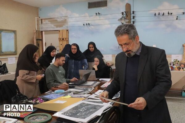 داوری مرحله منطقه‌ای چهل‌وچهارمین جشنواره فرهنگی هنری فردا در اسلامشهر 