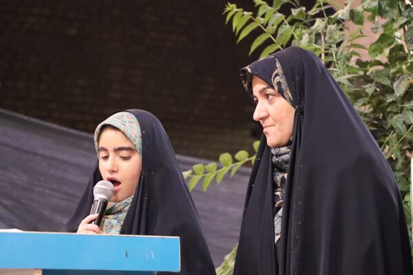 «محفل شهریور شعر» با حضور دانش‌آموزان یزدی