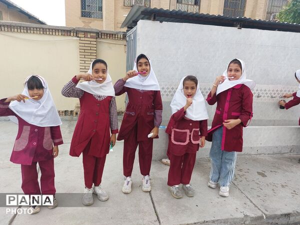 جشنواره آموزشی «دندان ۶» با هدف ارتقای سلامت دهان و دندان دانش‌آموزان در حاجی‌آباد
