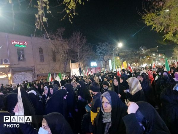 حماسه سازی مردم نیشابور در دوازدهمین روز از شهادت امام خامنه ای
