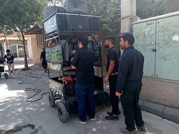 هیئت زنجیرزنی در روستای فیض آباد در صبح عاشورای حسینی 