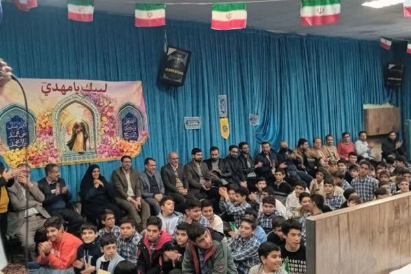 آیینی از معنویت، ایثار و دانش در دبیرستان شاهد شهید احمد کاظمی