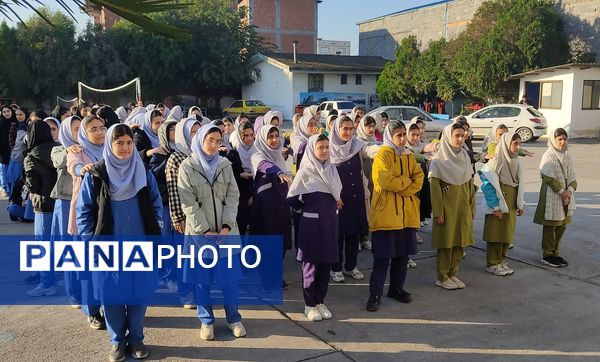 هفته بسیج دانش‌آموزی در دبیرستان فرزانگان قائمشهر