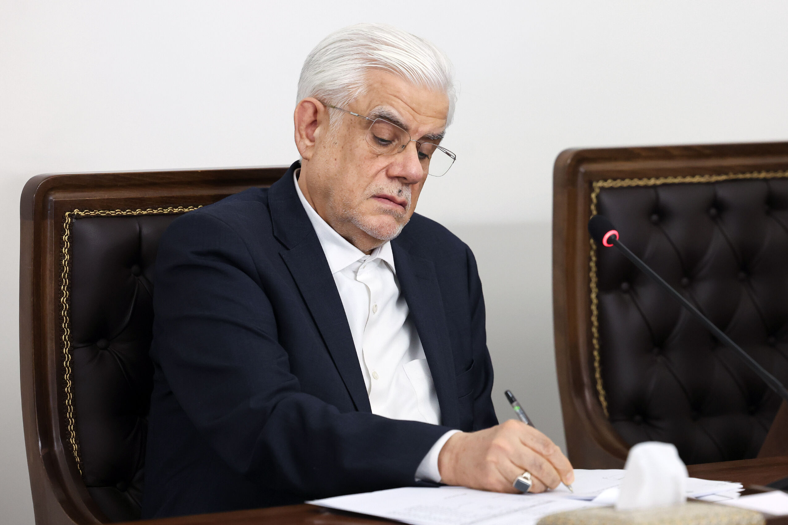 عارف: مناطق آزاد بازوی اقتصادی کشور در شرایط تحریم هستند