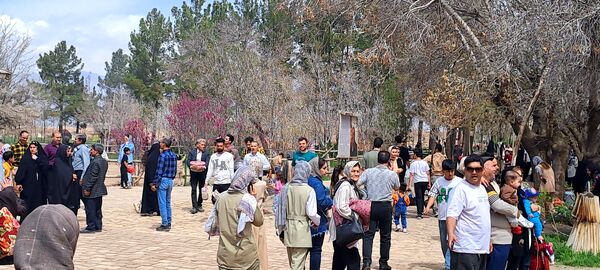 آیین باستانی سیزده بدر در دهکده ی  چوبی نیشابور
