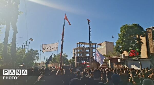 حضور گسترده مردم چهارمحال و بختیاری در مراسم عاشورای حسینی