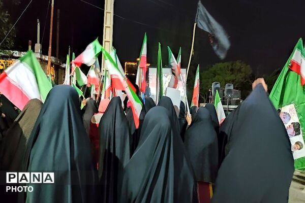 در حمایت از میدان و پیشگیری از فتنه و کودتا هستیم در خیابان 