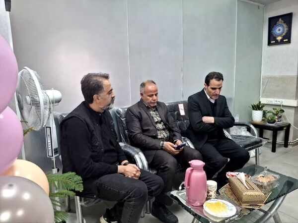 بازدید رئیس آموزش‌ و پرورش ناحیه ۲ از دبیرستان رحمت آیین یک