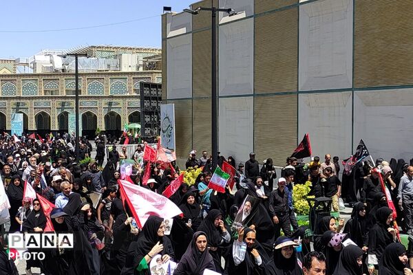 وداع با رهبر شهید در جوار بارگاه رضوی