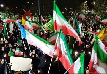 حضور مدیر کل آموزش آموزش‌وپرورش استان لرستان در مراسم چهلم شهدای مدرسه میناب