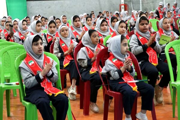  همایش «یاوران انقلاب، پیشتازان مقاومت» در دلیجان همزمان با آغاز دهه فجر