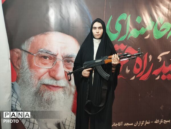 شب میدانداری دختران در خط مقدم