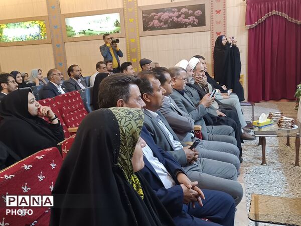 همایش ادبی زیر سایه خورشید و رونمایی از کتاب به مناسبت میلاد امام رضا(ع) در مروست