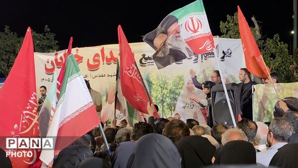 وداع مشهدی‌ ها با لاله‌های خونین خیابان اقبال لاهوری در بلوار وکیل‌ آباد از قاب پانا
