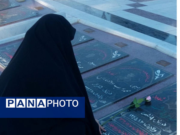 آیین غبارروبی و عطرافشانی گلزار شهدا زیارتگاه شهید مدرس (ره)  