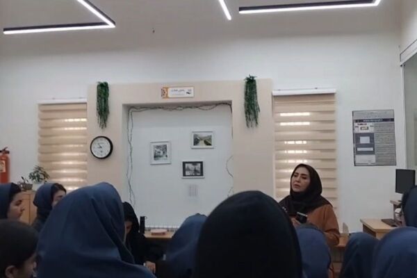  بازدید مدرسه نرگس پردیس از کتابخانه شیخ بهایی