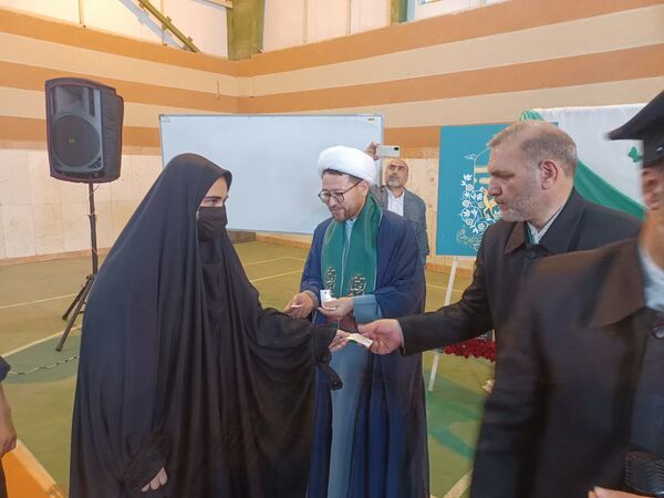 استقبال دانش‌آموزان بیرجندی از خادمان حرم امام رضا(ع)
