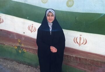 جشن دهه فجر در دبستان دخترانه احمد کاظمی