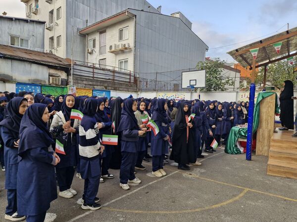 دبیرستان شاهد خیام میزبان جشنی پرشور به مناسبت روز دانش‌آموز
