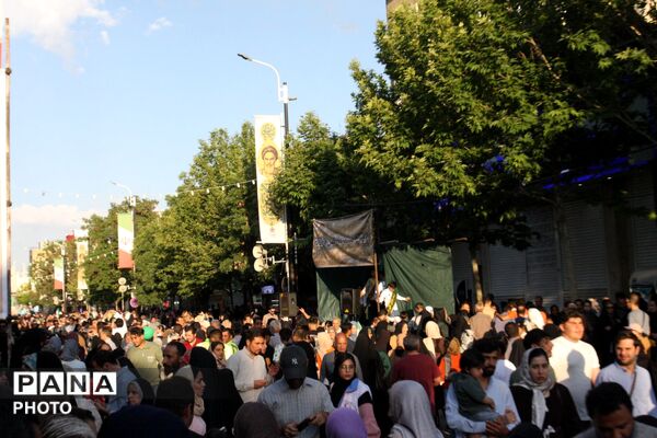 یاد مردی که برای ما ایستاد