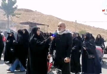 به عشق کربلا به پیاده روی اربعین آمدیم