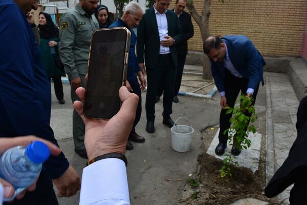 برگزاری مراسم هفته زمین پاک در بهارستان‌دو