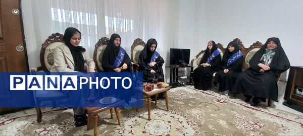 دیدار دانش‌آموزان دبیرستان بهار آزادی با همسر شهید مجید رجایی