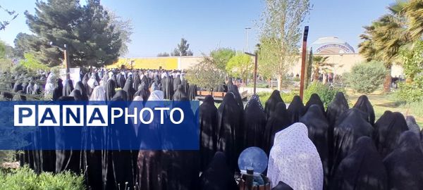 برپایی نماز عید سعید فطر در پارک شهدای کوچه بیوک