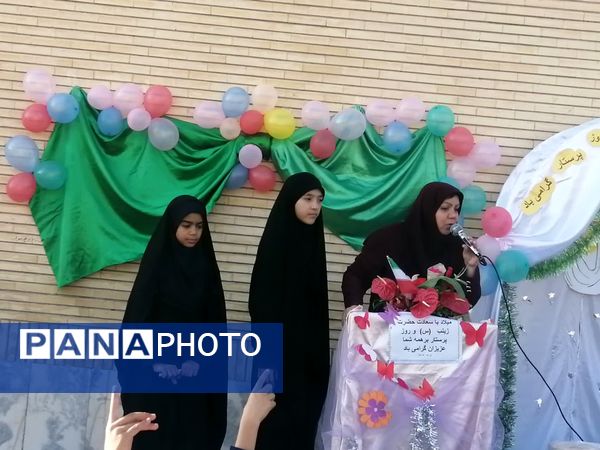 جشن ولادت حضرت زینب(س) و بزرگداشت روز پرستار در دبستان تکتم