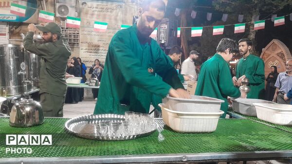 چایخانه فاطمه الزهرا(س) در هفتادونهمین شب از اجتماعات مردمی در مسجدجامع نیشابور