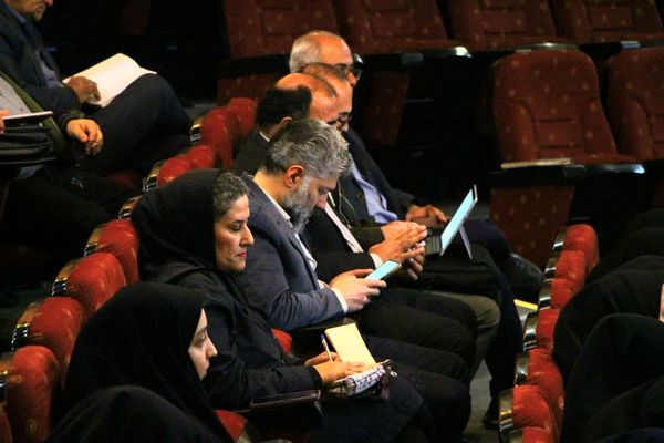 نشست خبری مدیرکل شرکت آب منطقه ای استان یزد ویژه دهه فجر