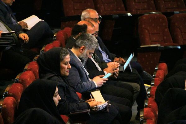 نشست خبری مدیرکل شرکت آب منطقه ای استان یزد ویژه دهه فجر