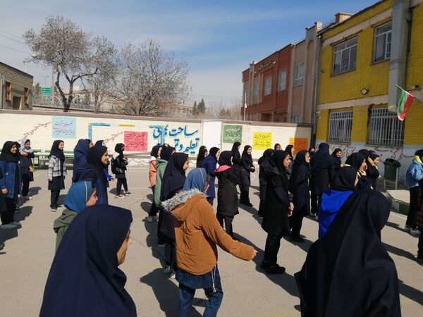 اجرای طرح همنوا در دبیرستان دخترانه نوید ناحیه پنج مشهد