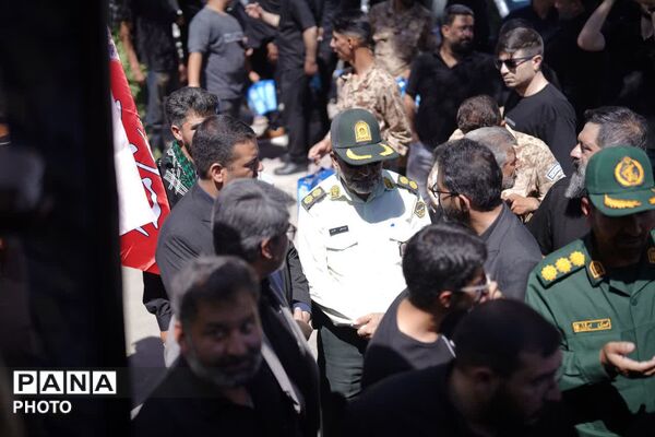 بدرقه کاروان زائران ابرکوهی به مراسم تشییع «رهبر شهید»