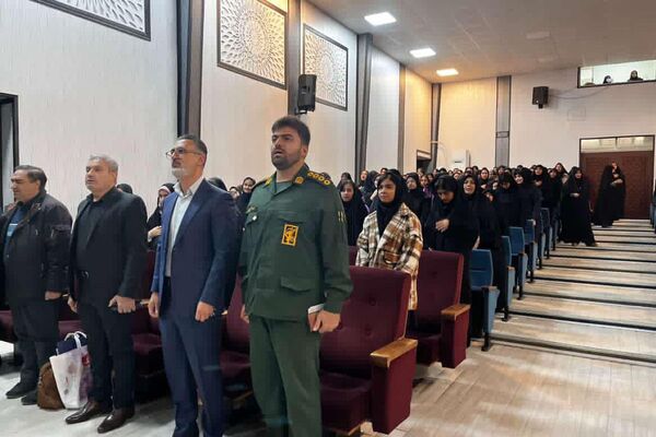 اعزام دانش‌آموزان دختر مدارس کهریزک به اردوی راهیان نور