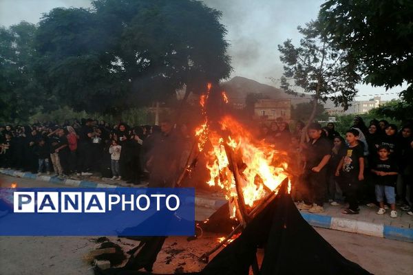 مراسم نمادین آتیش زدن خیمه ها در عصر روز عاشورا در شهر بار