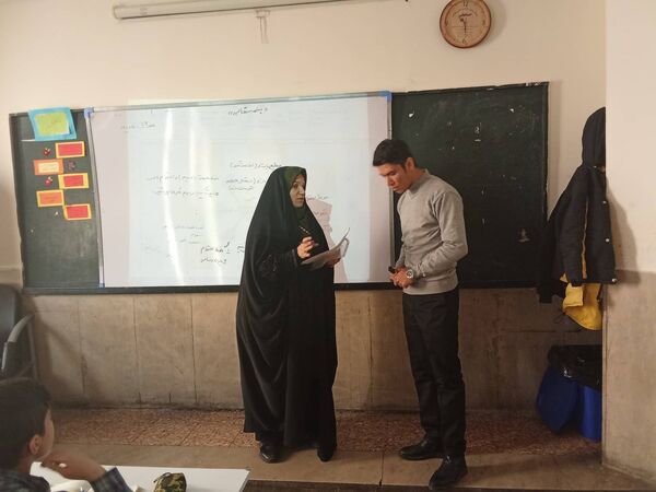 بازدید مسئولان وزارتی آموزش و پرورش شهرستان‌های تهران از مدرسه شهید رجایی شهر قدس 