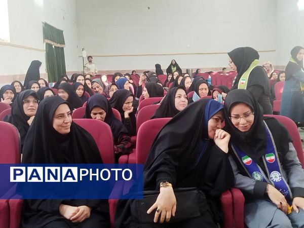 برگزاری کلاس‌های آموزشی ضمن خدمت مربیان پیشتازان در فاروج