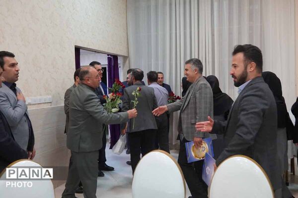 تجلیل از خبرنگاران و فعالان رسانه‌ای بجنورد به مناسبت روز خبرنگار