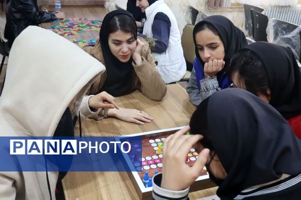 شور و نشاط دانش‌آموزان در پنجمین روز اردوی تمشک خرم‌آباد