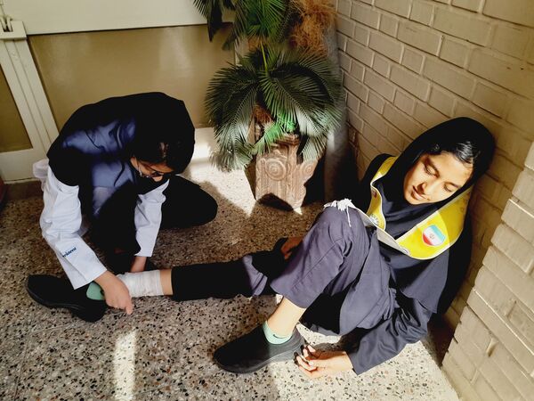 مانور زلزله در دبیرستان علی افشارنژاد ناحیه ۶ مشهد