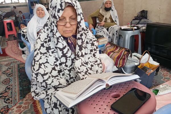 اوج دعا و تَضَرُّع در آخرین روز اعتکاف 