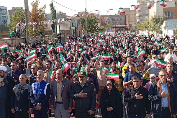  همایش بزرگ پیاده روی خانوادگی در نسیم‌شهر 