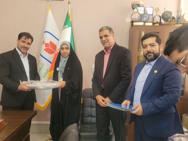 دیدار معاون پرورشی و فرهنگی اداره‌کل آموزش و پرورش استان اصفهان با اعضای مجلس دانش آموزی اصفهان