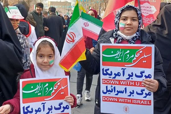 نمایش اقتدار و غیرت مردم ورامین در راهپیمایی ۲۲ بهمن