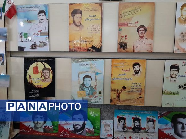 بازدید دانش‌آموزان از نمایشگاه دفاع مقدس واقع در مقبره شهدای گمنام شهرستان ورامین