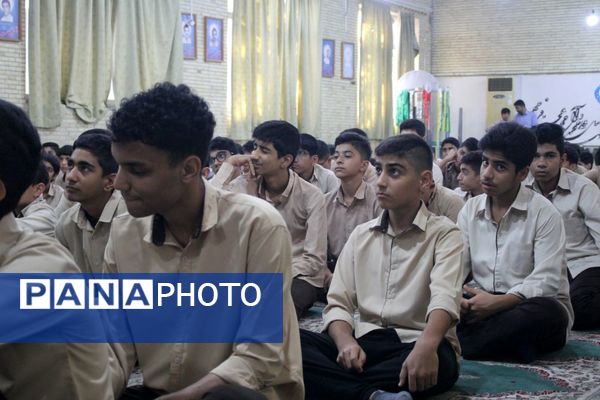 کارگاه آموزشی راهنمای رانندگی در مدرسه شاهد بندرعباس 