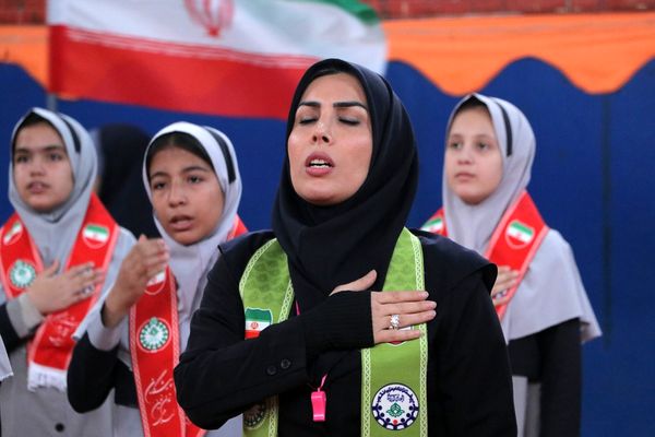 همایش «یاوران انقلاب» در بهارستان‌دو