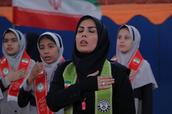 همایش «یاوران انقلاب» در بهارستان‌دو