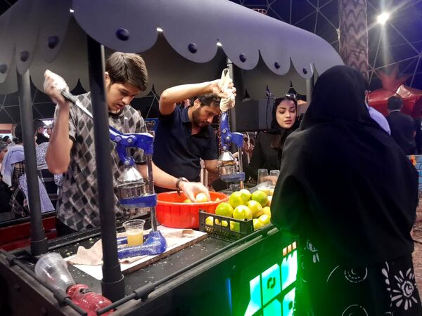 طعم و رنگ پاییز در باغ مشهد